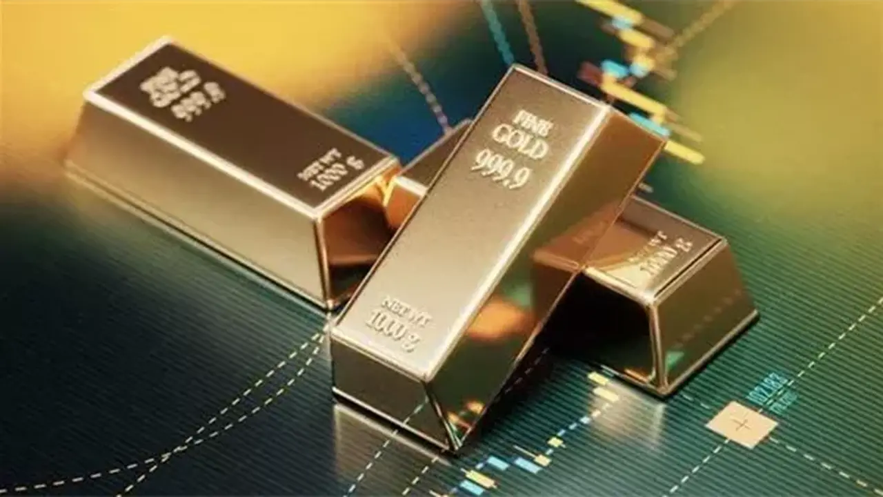 موجة هبوط حادة تضرب أسعار الذهب عالميًا بخسارة 550 دولارًا في أسبوع